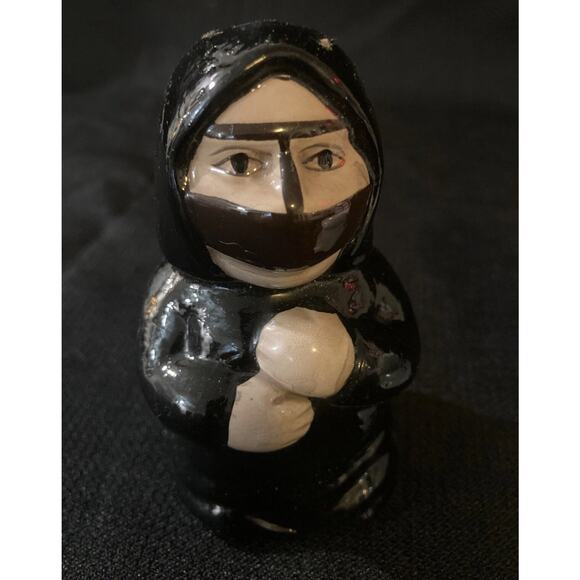 Rare Muslim Couple Salt and Pepper Shaker EURO Collection Dubai Made in P.R.C. - Picture 10 of 11